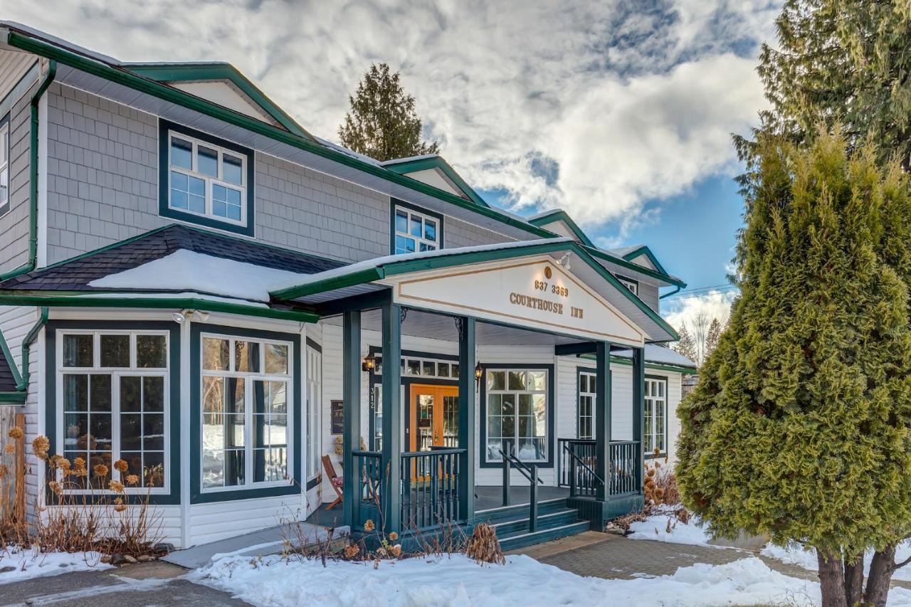 Courthouse Inn Revelstoke Exteriér fotografie
